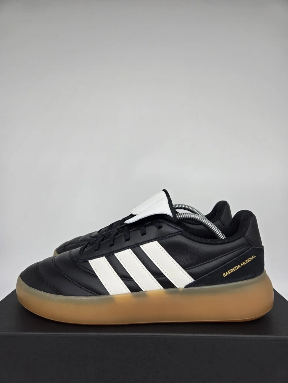 adidas Men's Barreda Mundial HQ2351 Black White Gum Shoes Size 12 New